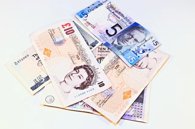 currency, banknotes, money, pay, finances, business, savings, cash register, english pounds. Sizing England's media buying agency market without inventing a total