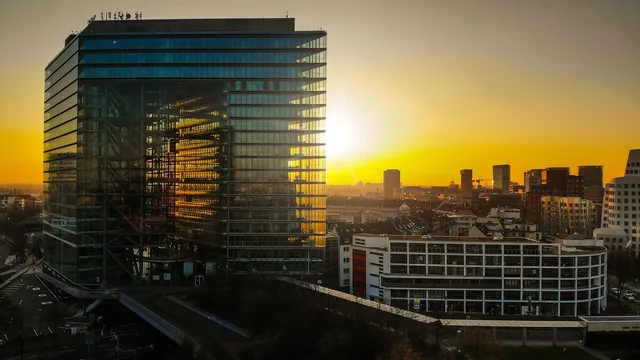 dusseldorf, city gate, architecture, building, city, modern, house, urban, skyscraper, office building, media harbour, structure, glass, high, window, facade, office, glass facade, glass construction, glass front, metal. Media agency service standards that define classes before response times